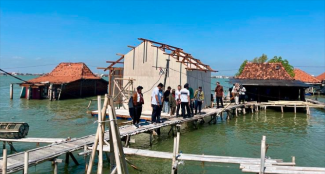 Pembangunan rumah apung bagi warga terdampak rob di Sayung Demak/Foto: Diskominfo Jateng